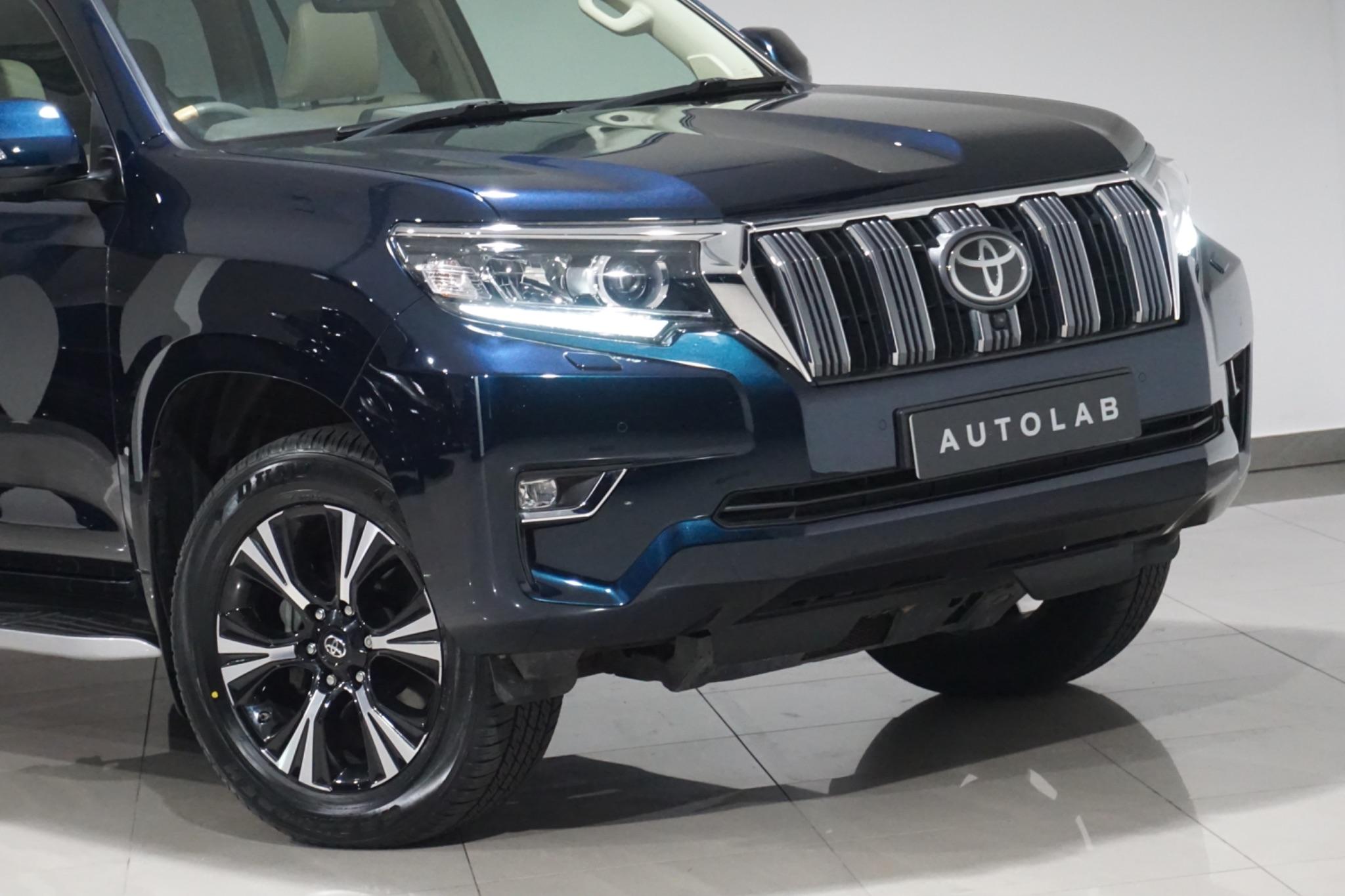 Toyota Land Cruiser 2.8D Invincible Auto 4WD Euro 6 (s/s) 5dr (7 Seat)